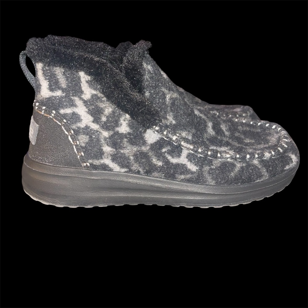 Hey Dude Denny Ankle Boots Womens Size 6 Marble Grey Leopard Print Faux Fur Shoe - Picture 2 of 9